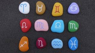 ramalan-zodiak-hari-ini-minggu-22-oktober-2023-virgo-jatuh-cinta-aquarius-gelisah-leo-perubahan