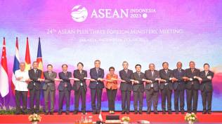 asean-genjot-kerjasama-dengan-china-lewat-kemitraan-strategis-tegaskan-bukan-pion-negara-manapun