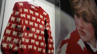 sweater-domba-hitam-ikonik-putri-diana-masuk-lelang-diperkirakan-laku-rp700-juta