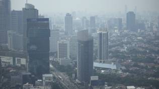 kualitas-udara-jakarta-tidak-sehat-masuk-peringkat-ketiga-terburuk-sedunia-pagi-ini