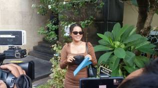 usai-ditangkap-di-yogyakarta-tersangka-kasus-film-porno-siskaeee-langsung-dibawa-ke-jakarta