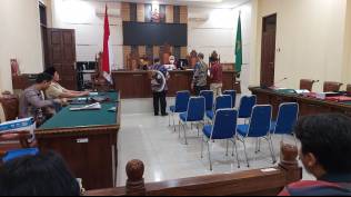 mantan-bupati-lampung-tengah-ajukan-pk-kuasa-hukum-minta-putusan-pn-tanjungkarang-dicabut