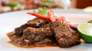 resep-masak-rendang-sapi-kurban-khas-minang-gurih-dan-kaya-rempah