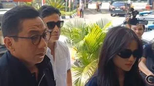 fuji-dan-fadly-beri-keterangan-tambahan-ke-polisi-soal-kasus-eks-manajer-sudah-enggak-sabar-sidang