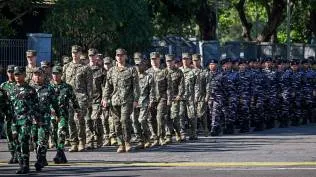 indonesia-gelar-latihan-militer-multinasional-besar-besaran-1-800-tentara-as-terjun-ke-situbondo