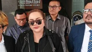 lisa-mariana-diperiksa-polisi-soal-video-syur-bukti-beredar-di-situs-berbayar
