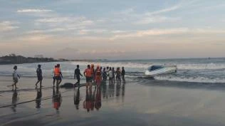 15-korban-kapal-cepat-terbalik-di-perairan-bali-jalani-perawatan-di-rumah-sakit