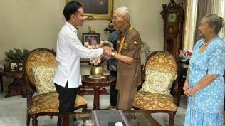 wapres-gibran-rakabuming-kunjungi-try-sutrisno-silahturahmi-hingga-antar-undangan-hut-ke-80-ri