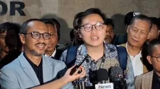 abraham-samad-rampung-diperiksa-terkait-kasus-ijazah-jokowi-dicecar-56-pertanyaan