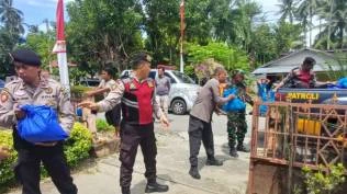 update-gempa-poso-magnitudo-6-0-polisi-mulai-salurkan-bantuan-untuk-warga-terdampak