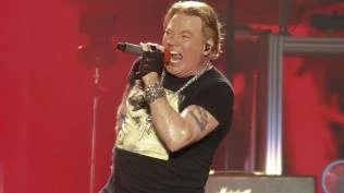 axl-rose-cs-siap-guncang-gbk-ini-bocoran-harga-tiket-konser-guns-n-roses-di-jakarta