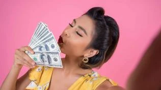 jangan-asal-percaya-financial-influencer-begini-cara-bedakan-yang-edukatif-dan-abal-abal