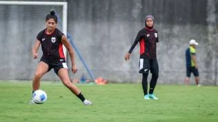 akira-higashiyama-ogah-terpuruk-usai-timnas-putri-indonesia-kalah-fokus-perunggu-sea-games-2025