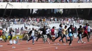 ricuh-tur-lionel-messi-ke-india-pendukung-rusak-stadion-dan-penyelenggara-ditangkap