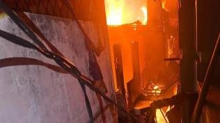 kebakaran-tambora-hanguskan-14-rumah-kerugian-capai-rp1-7-miliar