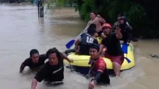 banjir-bekasi-satu-remaja-meninggal-diduga-karena-tenggelam