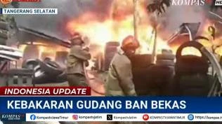 gudang-ban-bekas-di-pondok-aren-tangsel-terbakar-16-unit-damkar-dikerahkan
