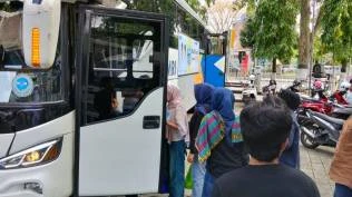 250-pemudik-gratis-berangkat-dari-mataram-menuju-kampung-halamannya