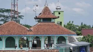 dari-selat-hormuz-ke-atap-masjid-kemandirian-energi-berbasis-umat