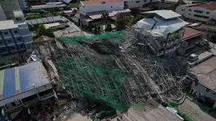 gedung-9-lantai-ambruk-di-filipina-1-turis-malaysia-tewas-21-pekerja-terjebak
