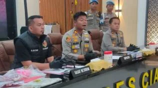 polisi-bekuk-pria-yang-diduga-bunuh-dan-lecehkan-anak-tiri-di-cianjur