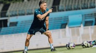 timnas-indonesia-vs-oman-john-herdman-poles-pertahanan-usai-umumkan-skuad