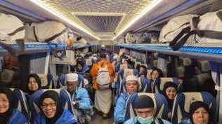 kloter-pertama-haji-indonesia-mulai-pulang-445-jamaah-embarkasi-batam-tinggalkan-makkah