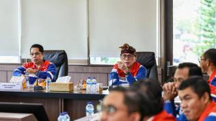 dewan-komisaris-pertamina-tinjau-it-manggis-bali-pastikan-pasokan-energi-tetap-andal
