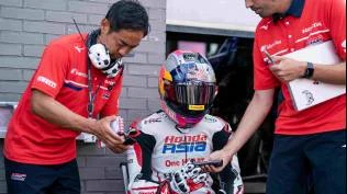 bos-honda-team-asia-tantang-veda-ega-pratama-tancap-gas-sejak-fp1-moto3-jepang-2026