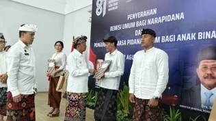 64-wna-di-bali-dapat-remisi-hut-ri-4-langsung-bebas