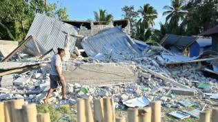 bmkg-catat-14-993-kali-gempa-susulan-di-flores-ntt-pasca-gempa-m-7-7