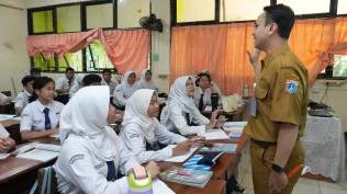 pengangkatan-guru-pppk-penuh-waktu-indef-sarankan-realokasi-anggaran-dari-belanja-low-impact