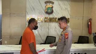polisi-ungkap-kronologi-debt-collector-masuk-mobil-hingga-cekcok-di-polsek-cengkareng