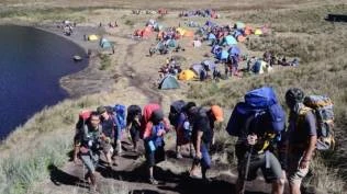 evakuasi-170-pendaki-semeru-akibat-karhutla-bpbd-lumajang-kerahkan-2-tim-gabungan