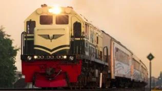 batu-diletakkan-di-rel-tulungagung-dua-kereta-terdampak