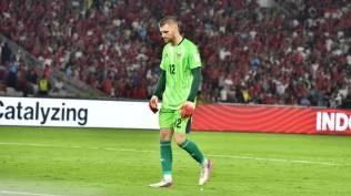 van-der-sar-soal-situasi-maarten-paes-di-ajax-cukup-sulit-ter-stegen-kiper-bagus