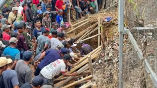 bnpb-sebut-2-orang-tewas-tertimbun-tanah-longsor-di-pekalongan