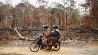 bnpb-sebut-prabowo-sebenarnya-terbuka-untuk-bantuan-penanganan-karhutla-dari-negara-lain
