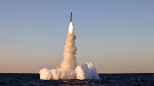korea-utara-uji-coba-rudal-dari-bawah-laut-pertama-dalam-3-tahun-terakhir