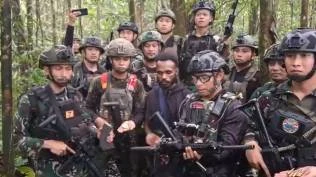 tni-temukan-kembali-senjata-caracal-yang-dirampas-opm-di-maybrat-17-butir-amunisi-diamankan