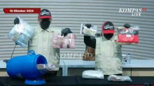 ott-bupati-klaten-kpk-amankan-barang-bukti-tong-biru-berisi-uang-rp934-juta