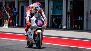 veda-ega-pratama-hadapi-ujian-berat-di-moto3-australia-bos-honda-team-asia-soroti-cuaca