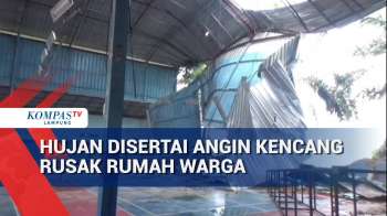 Hujan Disertai Angin Kencang Rusak Rumah Warga