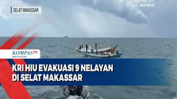KRI Hiu KODAERAL VI Evakuasi 9 Nelayan Di Selat Makassar