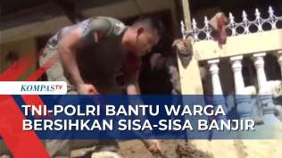 pasca-banjir-bandang-warga-kendari-barat-mulai-bersihkan-lumpur-dibantu-aparat-tni-polri