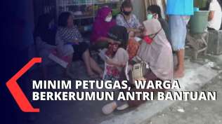 antre-bantuan-sosial-warga-berdesakan-sejak-pagi-hari