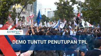 Berbagai Elemen Masyarakat Demo Kantor Gubsu, Tuntut Penutupan PT TPL