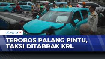 Nekat Terobos Palang, Taksi Listrik Tertabrak KRL Di Sawah Besar Jakarta Pusat | INDO UPDATE