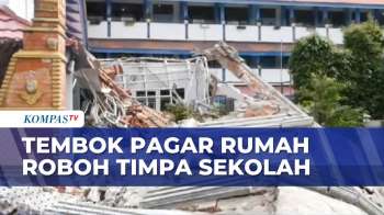 Tembok Pagar Rumah Roboh Timpa Gedung SMPN 182 Jakarta Selatan | SAPA MALAM