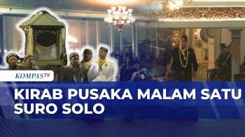Kirab Pusaka Mangkunegaran Solo Sambut Satu Suro, Warga Berebut Air Jamasan | KOMPAS PAGI